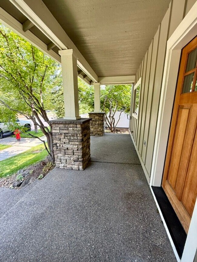 Building Photo - 20441 Aberdeen Dr