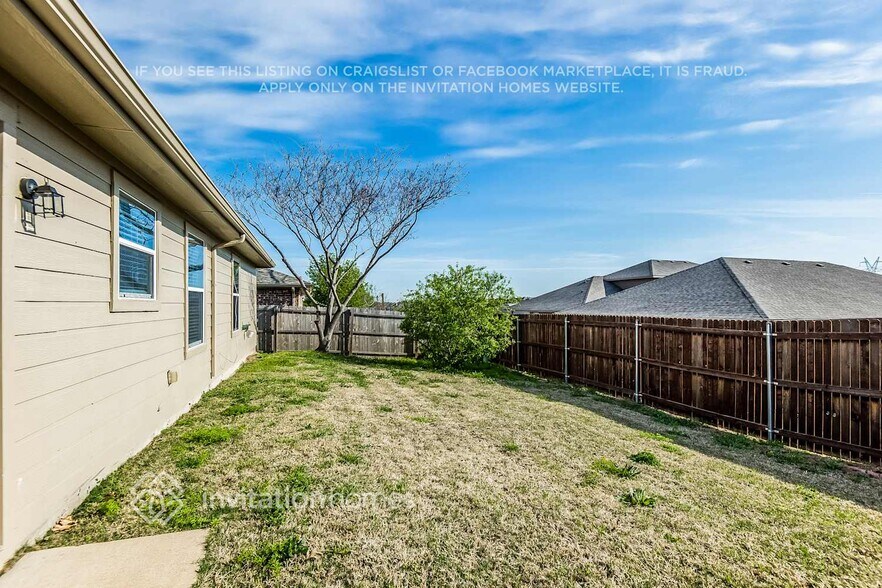 Building Photo - 13768 Canyon Ranch Rd