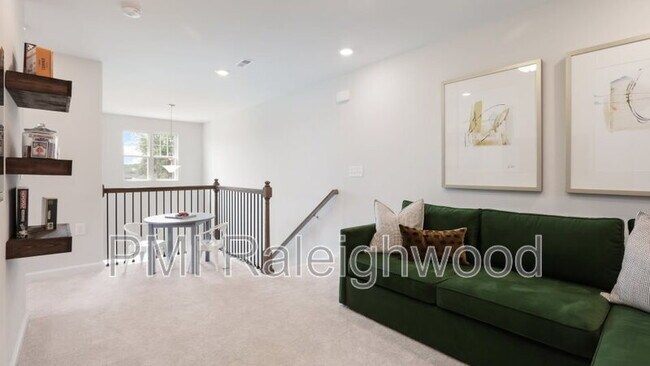 Building Photo - 1060 Maple Br Cir