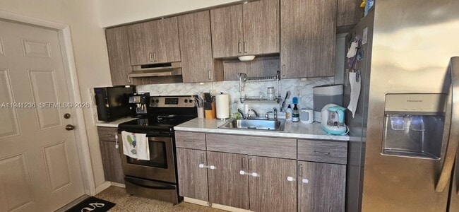 Building Photo - 3423 NW Flagler Terrace