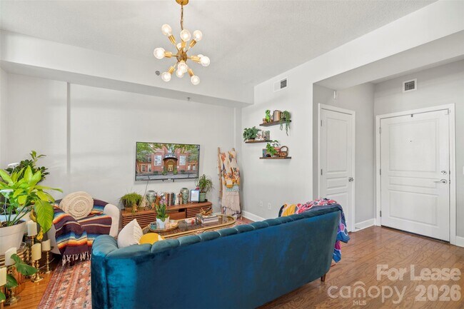 Building Photo - 1320 Fillmore Ave