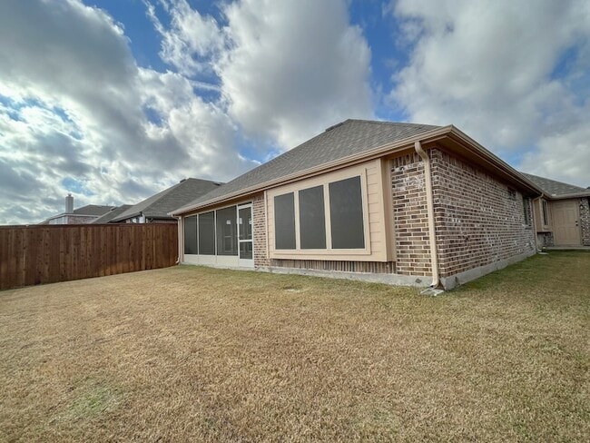 Building Photo - 1205 Roadrunner Dr