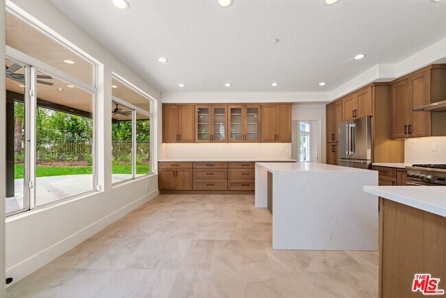 Building Photo - 18500 St Moritz Dr