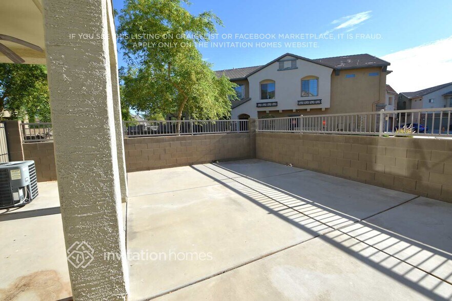 Building Photo - 421 N 168th Ln