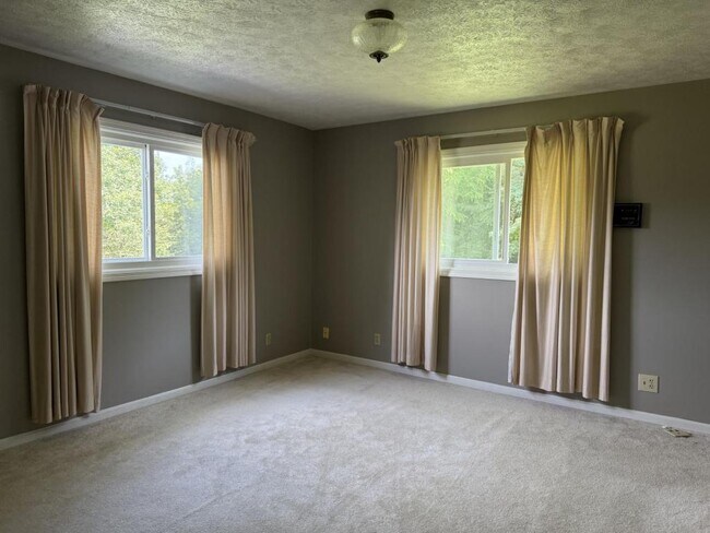 Building Photo - 1694 Arthur Dr