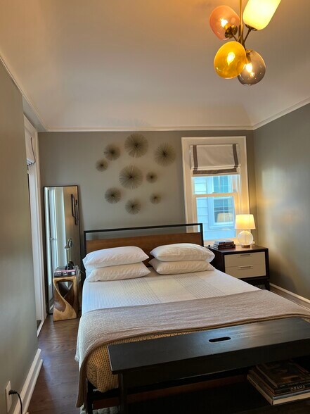 Rear bedroom with access to private outdoor deck - 4479 N Woodburn St