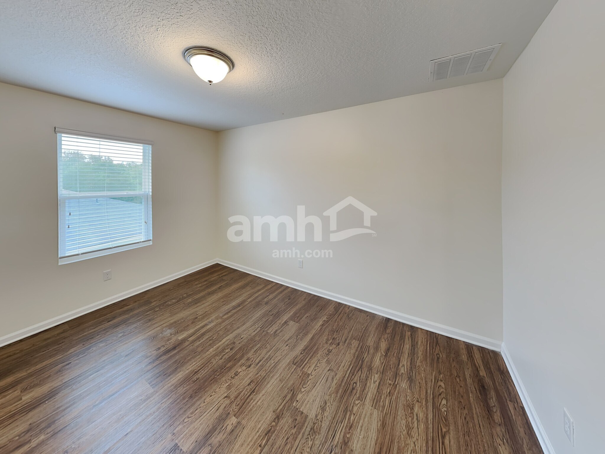 Building Photo - 212 W Jayce Way