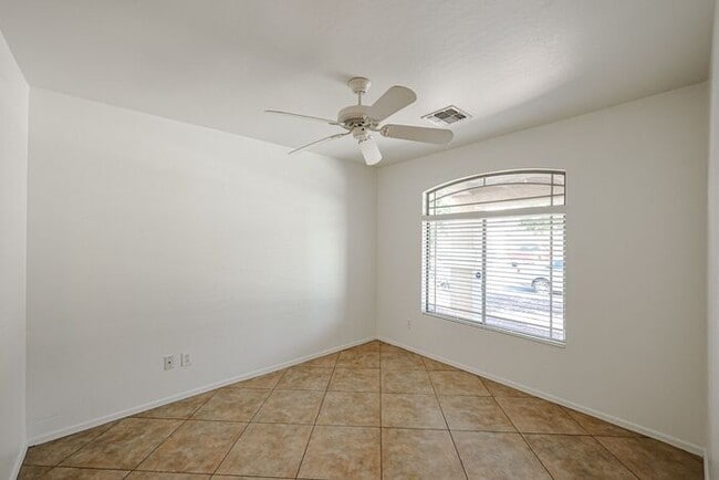 Building Photo - 4 BED 2.5 BATH, 2200+ SFT IN CAMELBACK RANCH, PHOENIX