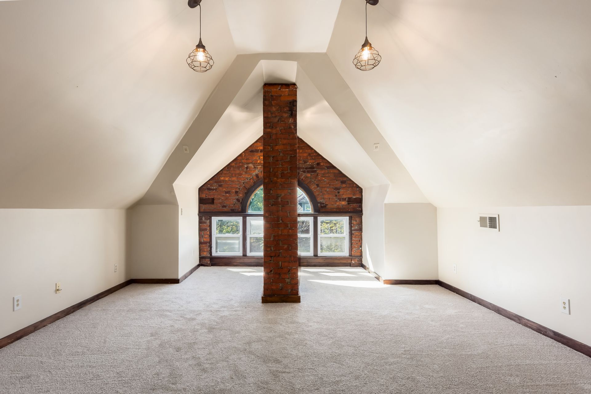 Building Photo - 254 Thurman Ave