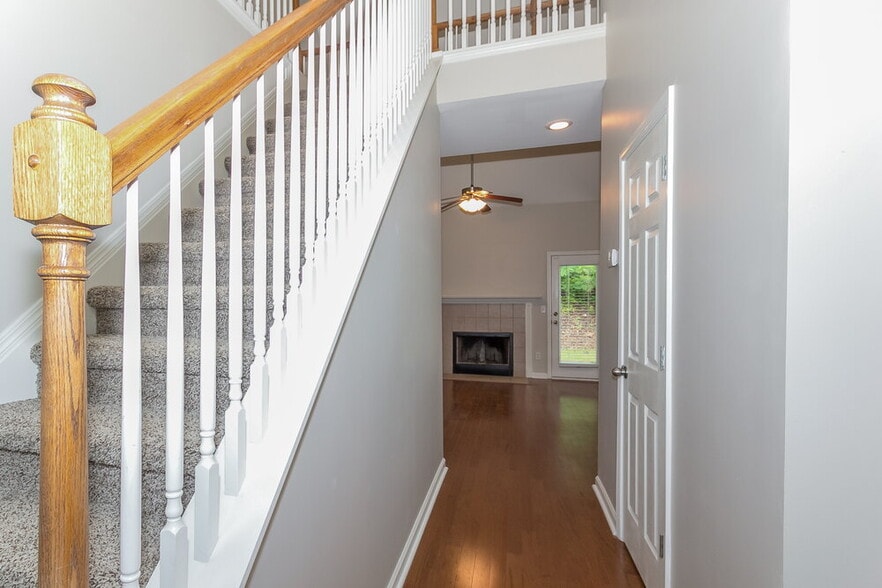 Building Photo - 34 Cliffhaven Cir