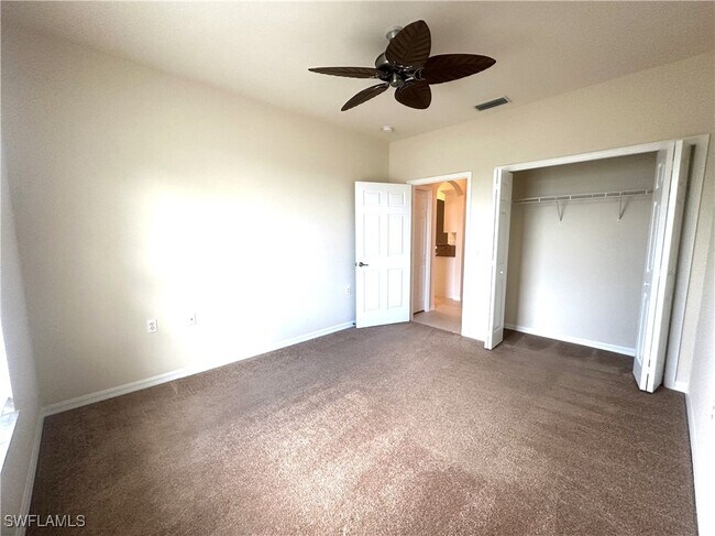 Building Photo - 1320 Charleston Square Dr