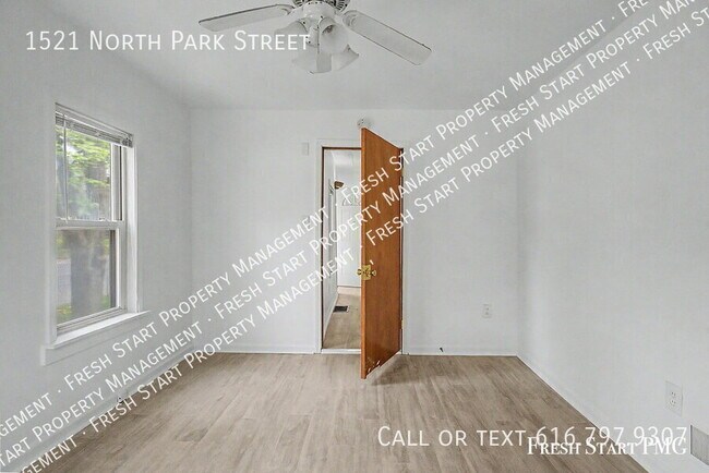 Building Photo - 1521 N Park St