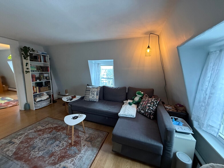 Building Photo - 6 Rice St