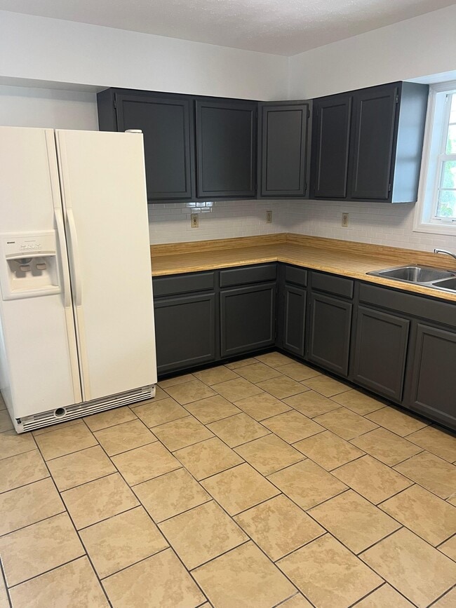 Building Photo - 111 Paint Rock Ferry Rd