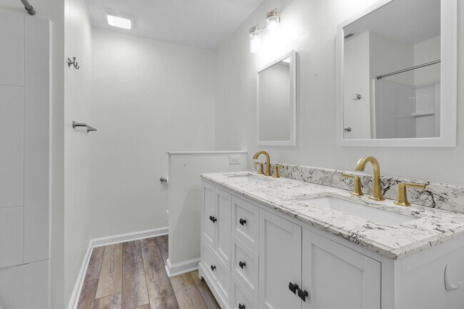 Building Photo - 7212 Windward Dr