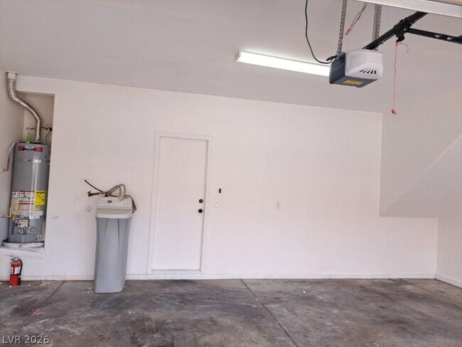 Building Photo - 7349 W Dolphine Crest Ave