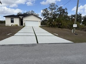Building Photo - 6013 Acorn Cir