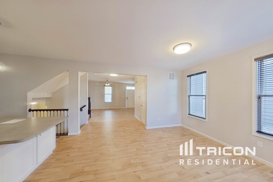 Building Photo - 6024 New Town Dr