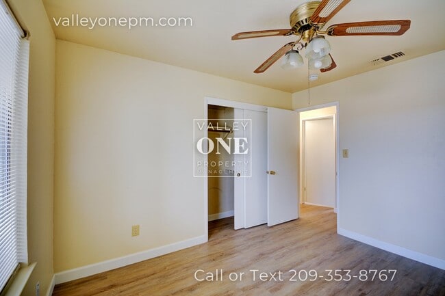 Building Photo - 2232 Ridgeway Dr