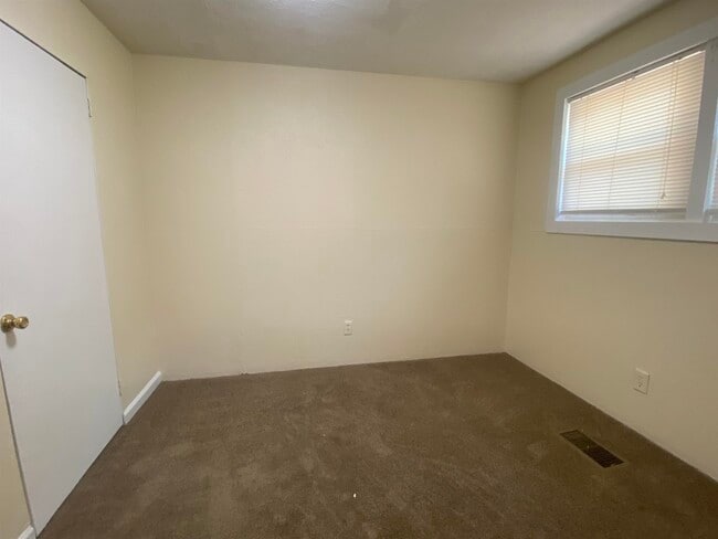 Building Photo - 1609 Atkamire Dr