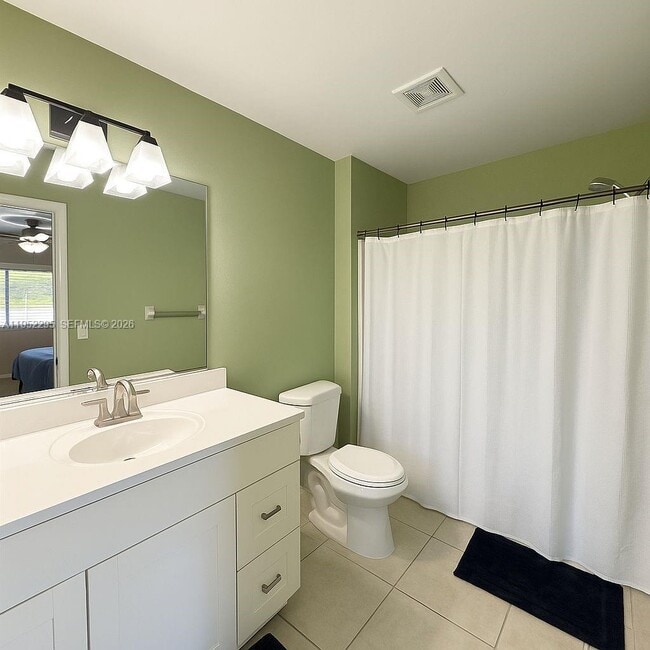 Building Photo - 118 NE 9th Ct