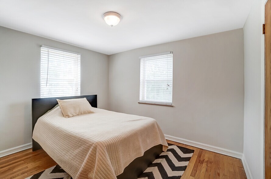 Bedroom 3 (full bed) - 531 Norway Ave