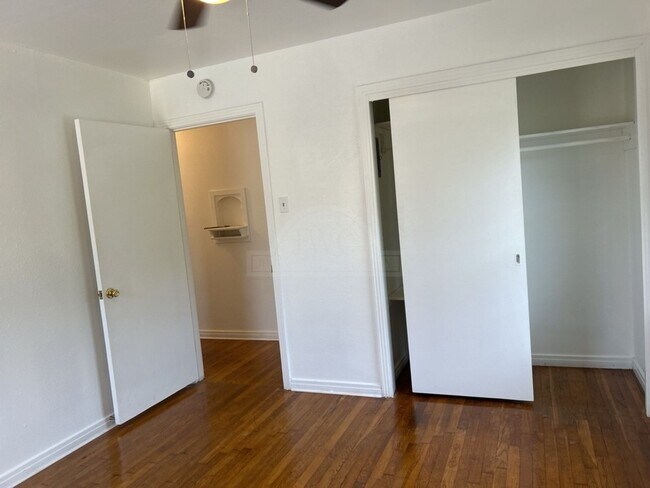 Building Photo - 2309 Sunny Ln