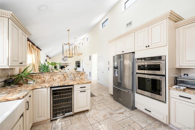 Building Photo - 850 S Lake Blvd