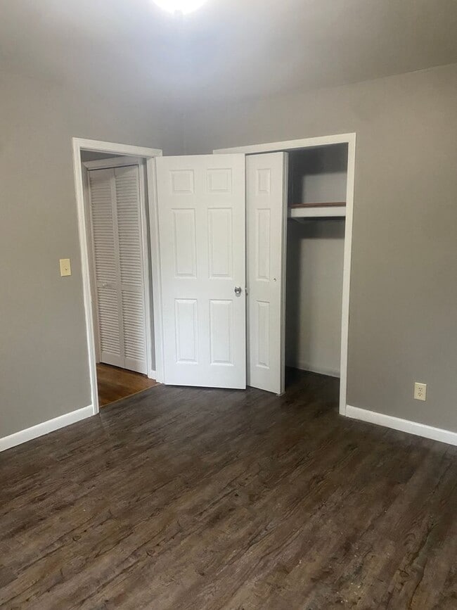 Building Photo - 524 N Allyn St