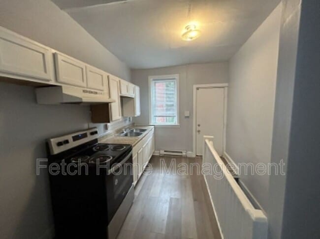 Building Photo - 430 Manor St