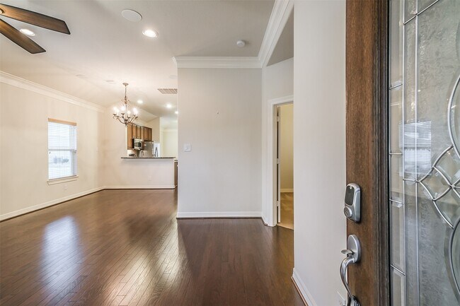 Building Photo - 3521 Clearview Cir