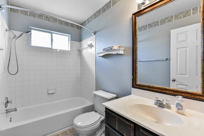 Building Photo - 4600 Donegal Bay Ct