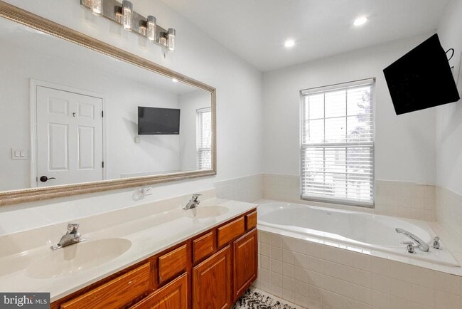 Building Photo - 34 Birmingham Dr