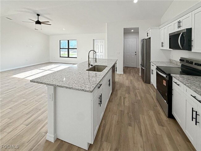 Building Photo - 8157 Albatross Rd