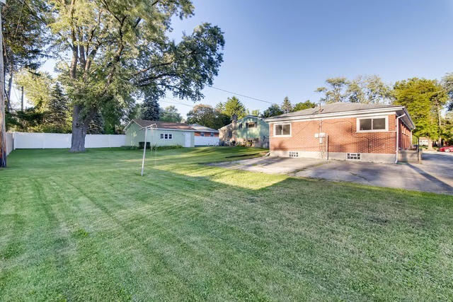 Building Photo - 438 N Gerard Ave