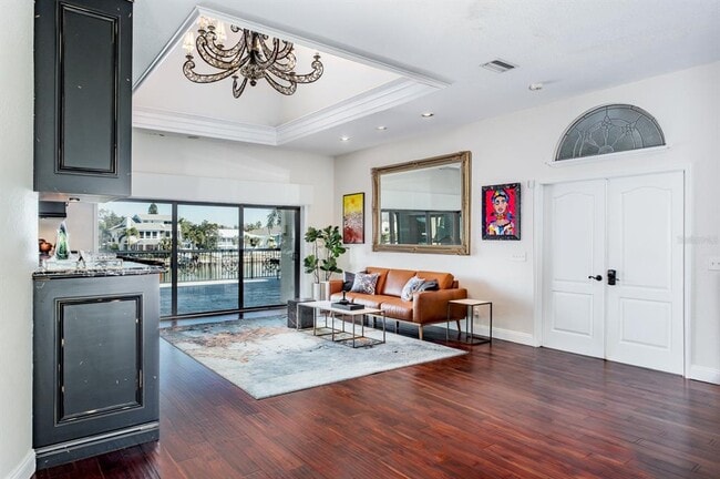 Building Photo - 5949 Seabird Dr S