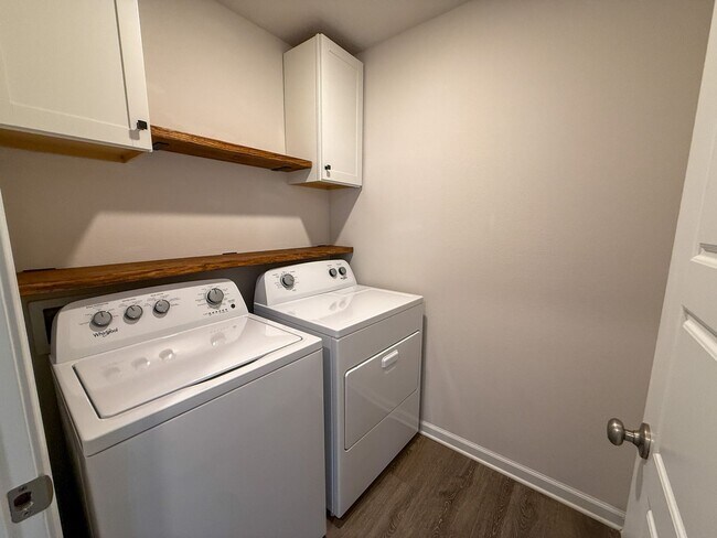 Building Photo - 4 Bedroom 2 Bath Home for Rent in Birch Run Subdivision! Energy Efficient Solar Panels to Help Lo...