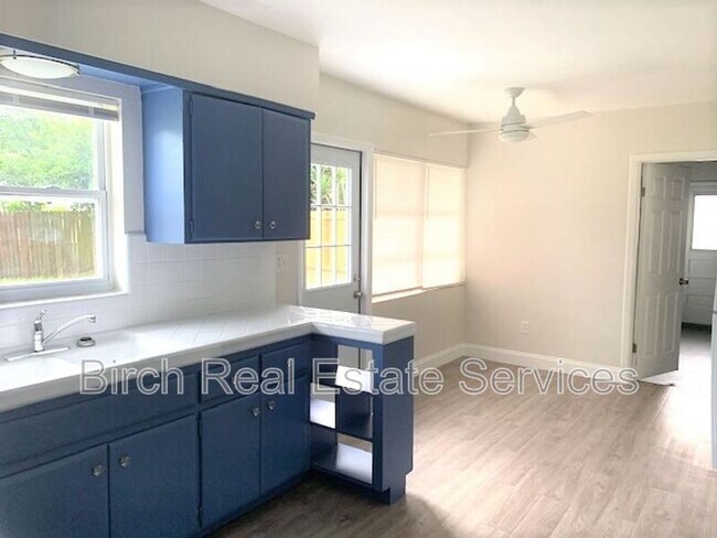 Building Photo - 1406 Lemon St