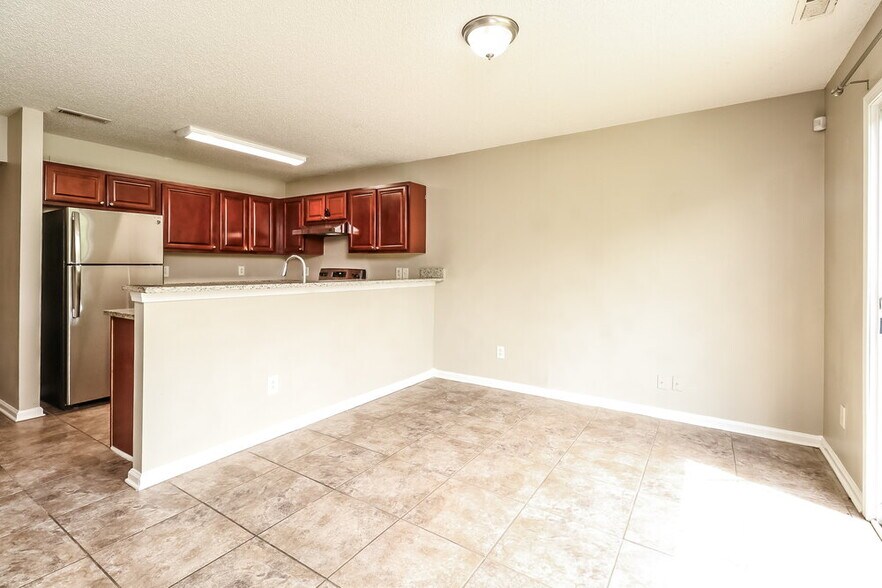 Building Photo - 5805 Bridgeway Dr