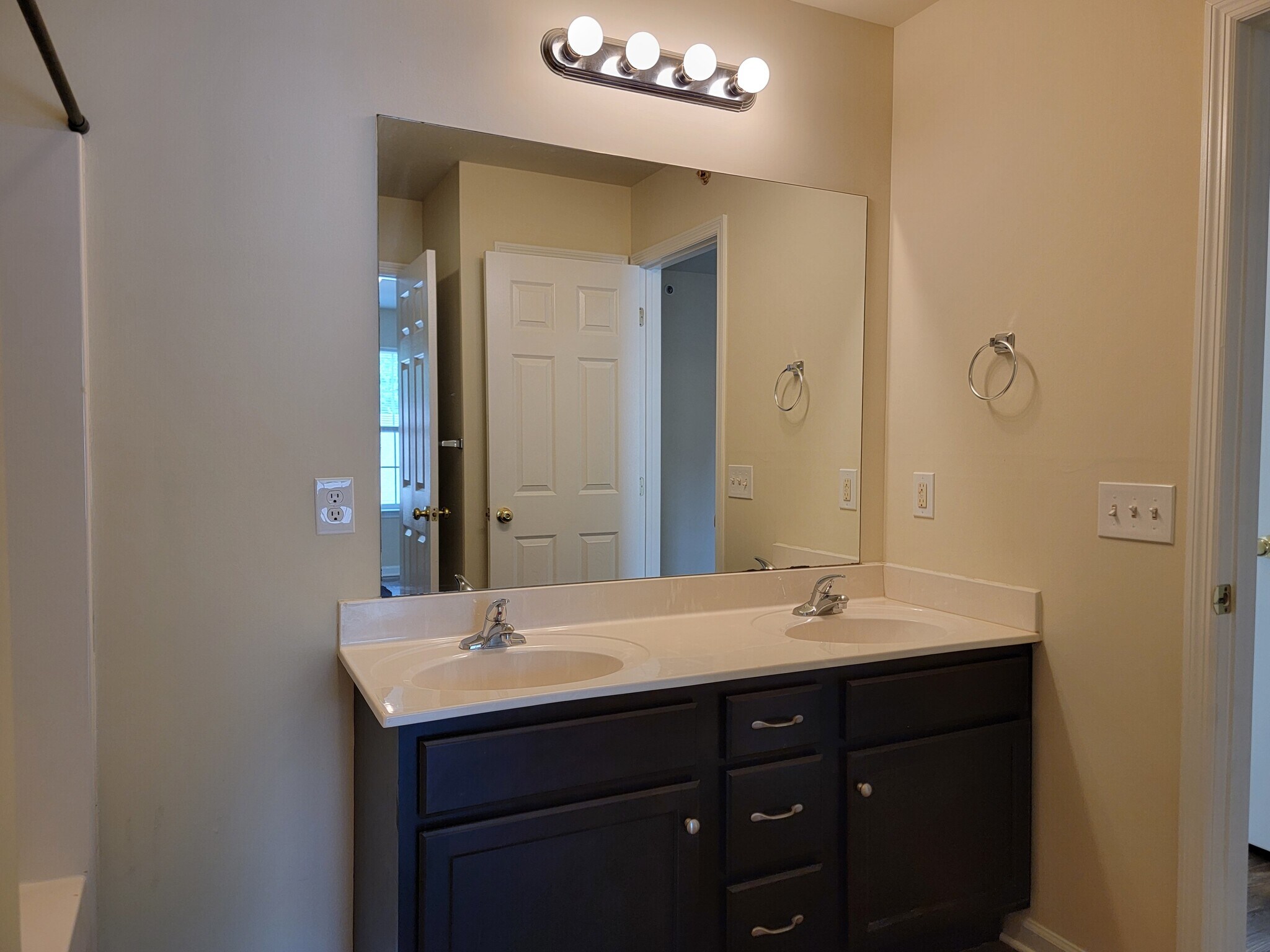 Building Photo - 118 Park Place Cir