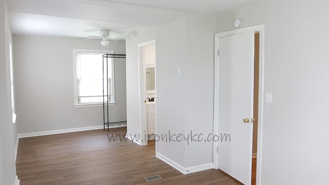 Building Photo - 3141 E Barker Cir