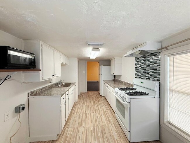 Primary Photo - 723-727 W 27th St