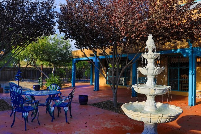 Building Photo - Garcia House: Fully Furnished, Wonderful Hot Tub, Spacious Fenced Outdoor Area, Pet-Friendly too!