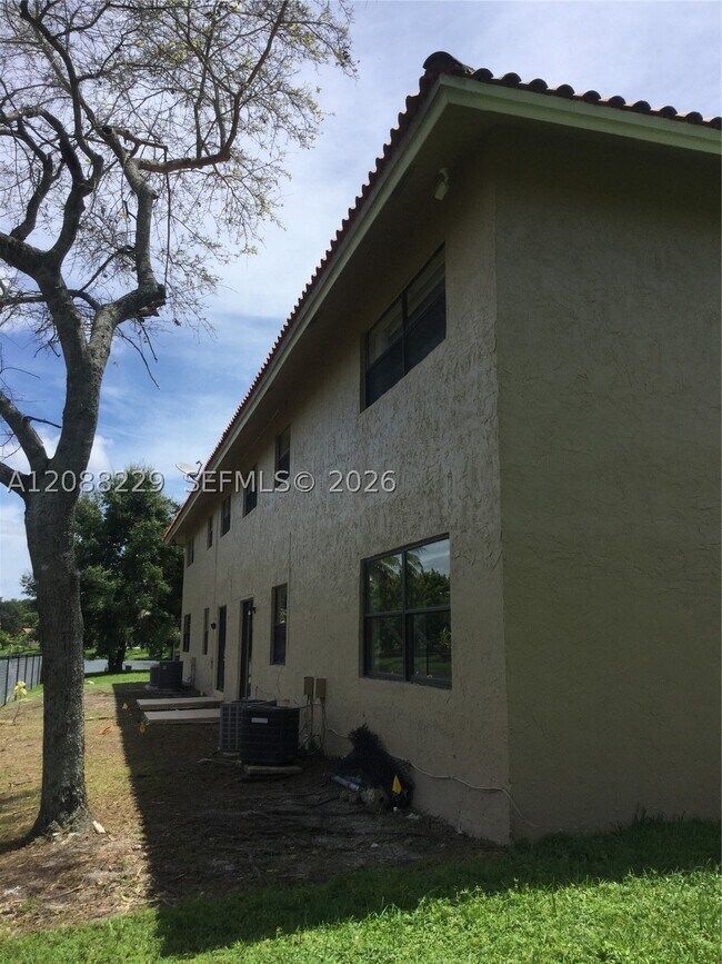 Building Photo - 4181 NW 114th Ave