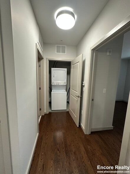 Building Photo - 21 Harris St