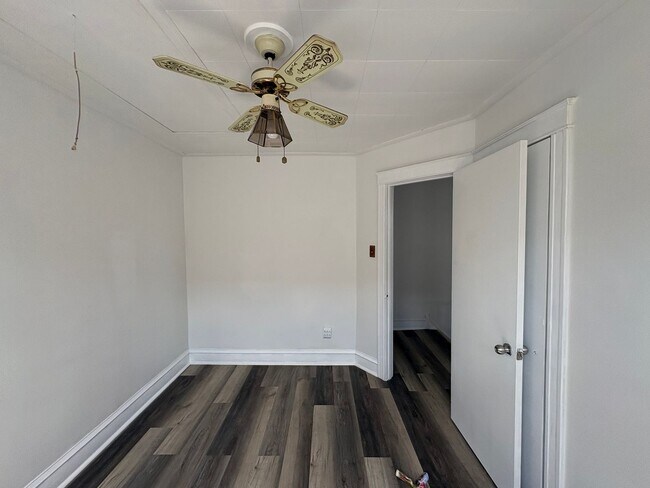 Building Photo - 1806 Hoffnagle St