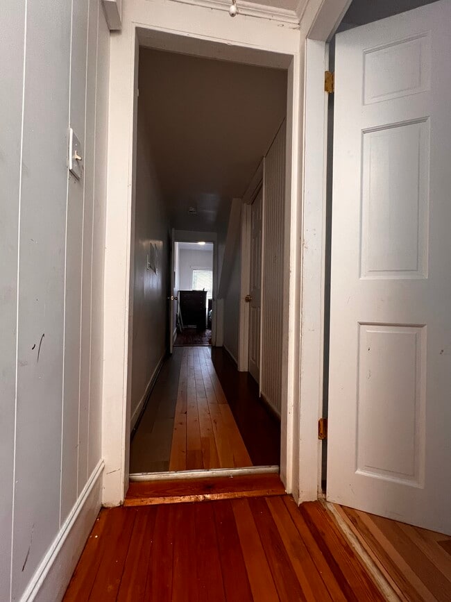 Building Photo - 68 Birch St