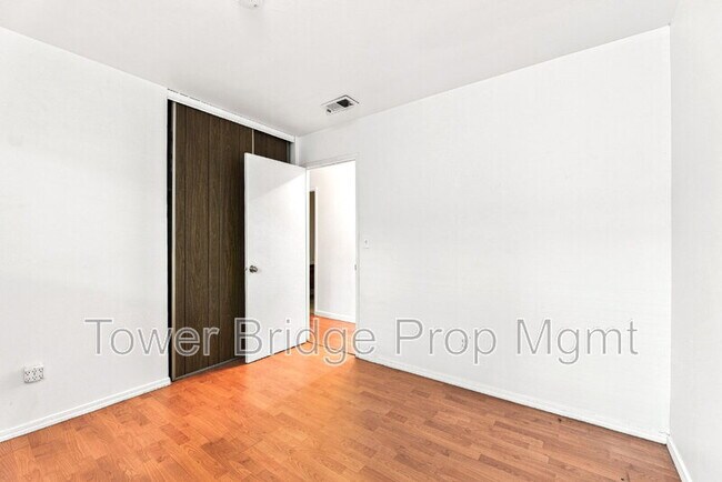 Building Photo - 3414 6th Ave