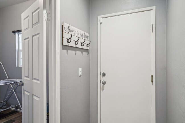 Building Photo - 42912 Gazapo Ct