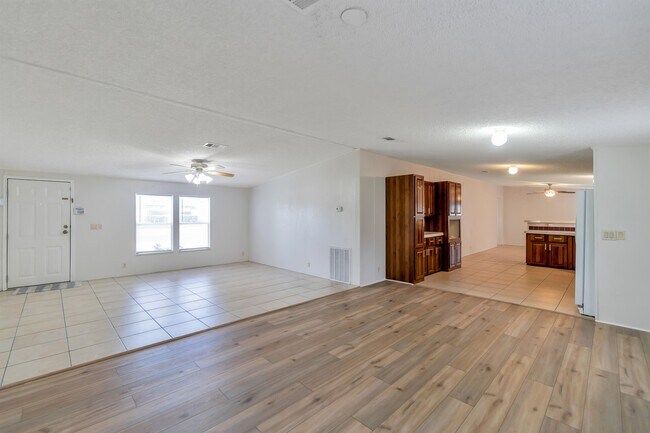Building Photo - 11466 Rhodine Rd